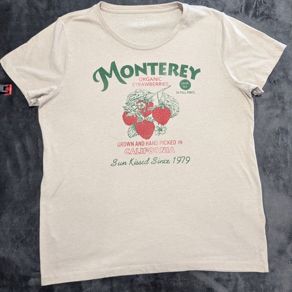 Monterey Strawberry Soft Cotton Collector Tee Large #375